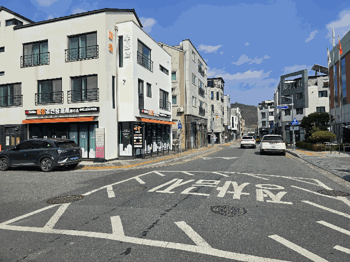 대상물건 남서측에서의 주위 전경