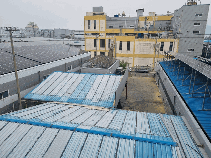 본건 3, 5) 옥상 위 타인소유의 태양광설비 부분