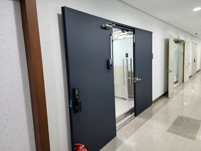 동진아이티타워 9층 905호 출입구