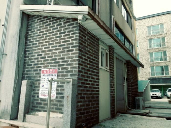 * 목록2.에 연접하여 있는 제시외건물 전경