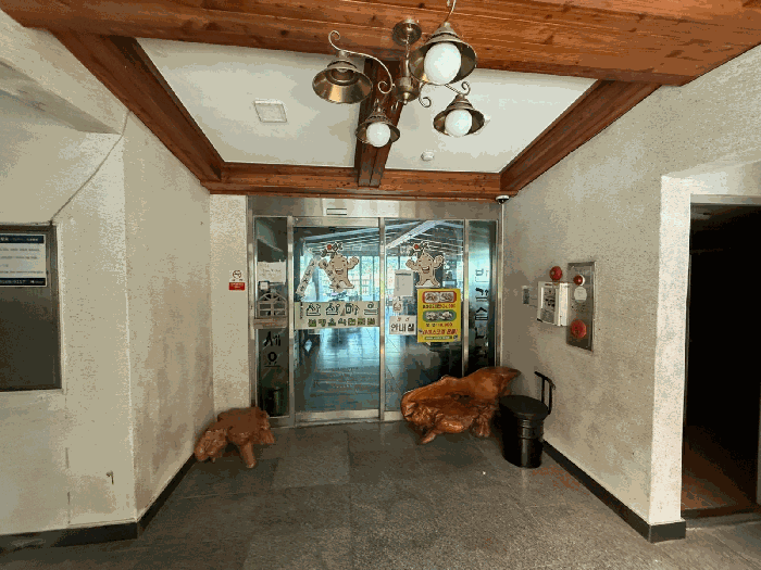 기호(2) 1층 출입구