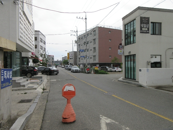 【 본 건 및 주위 환경 】