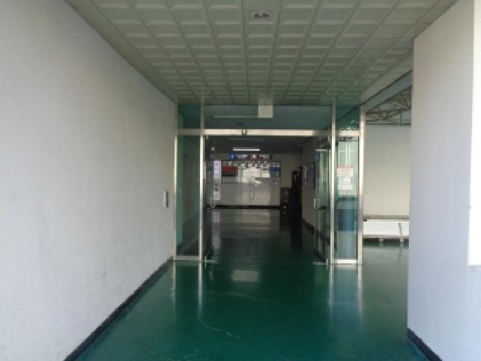 1층 출입구 복도