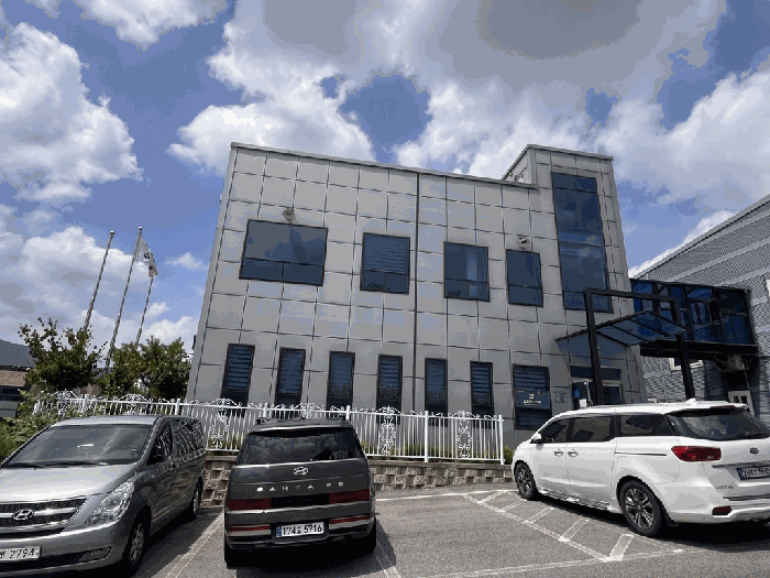 본건 부속건물 전경