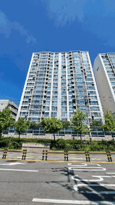 건물 및 본건 전경