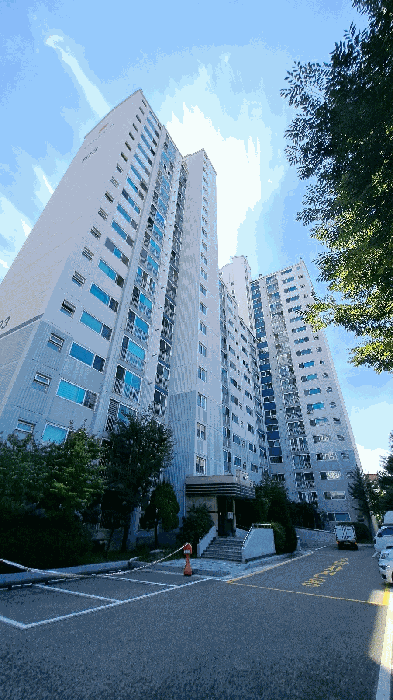 건물 및 본건 전경