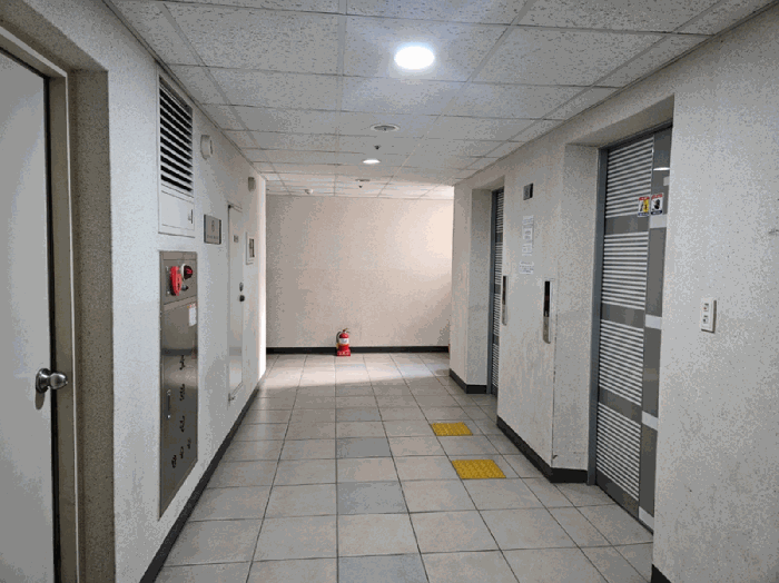 [본건 층 엘리베이터홀]