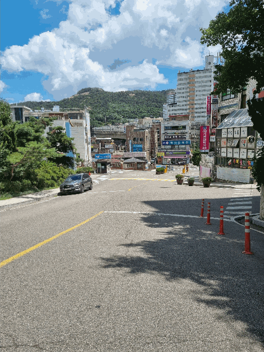 주변환경(본건 아파트단지 남서측으로 촬영)