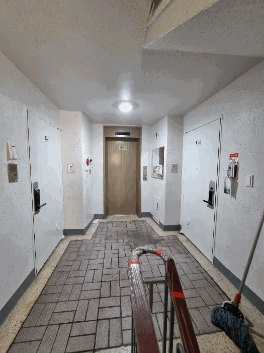 본건 건물 1층 전경