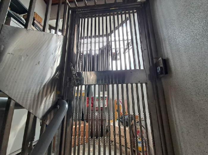 3층 진입 출입문