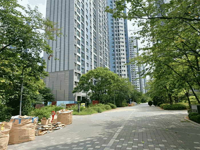 본건 주변 산책로