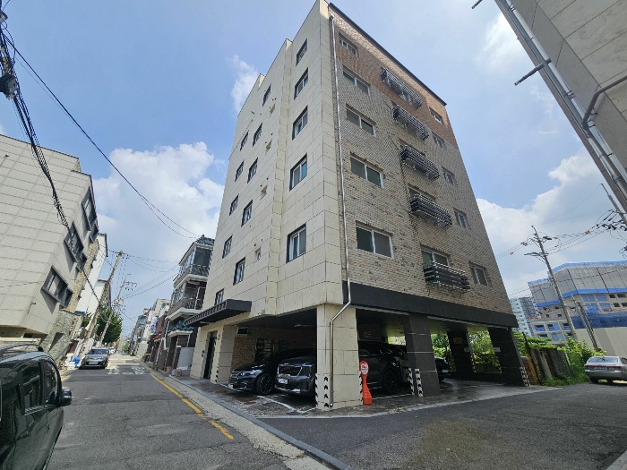 본건 전경(남서측에서)