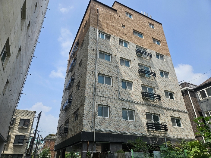 본건 전경(동측에서)