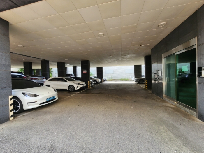 기호2 - 1층 주차장