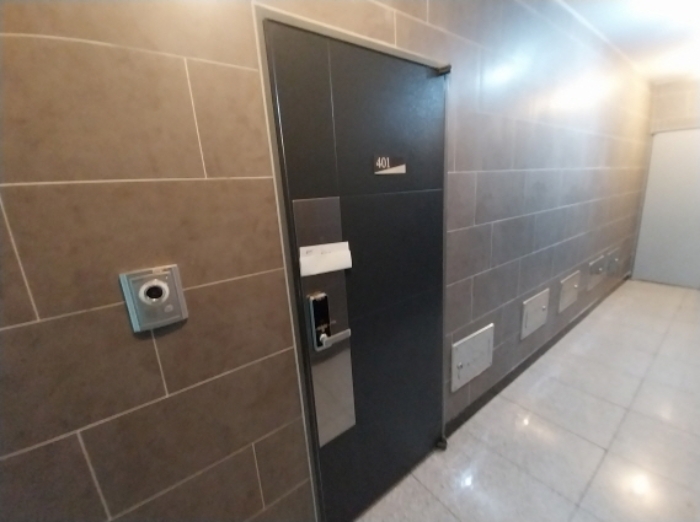 401호 입구 