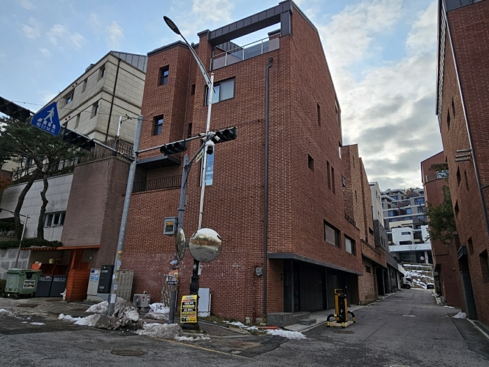 본건 건물 - 북서측 촬영