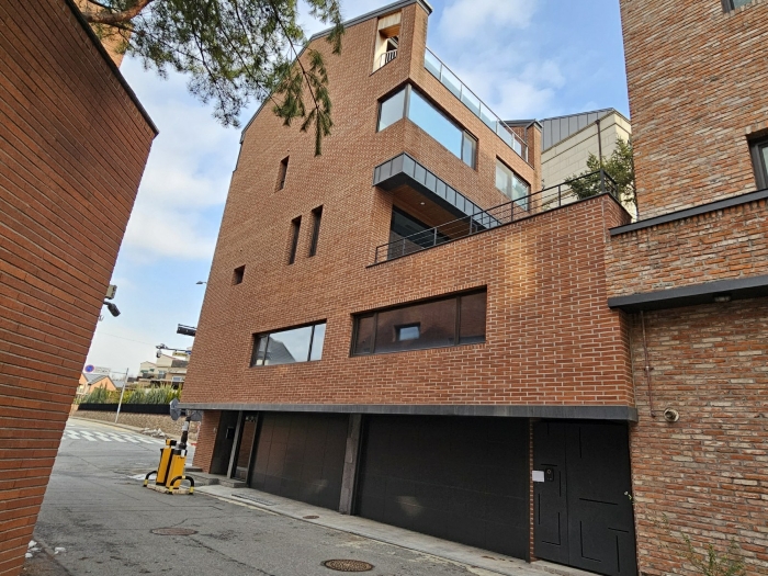 본건 건물 - 남서측 촬영