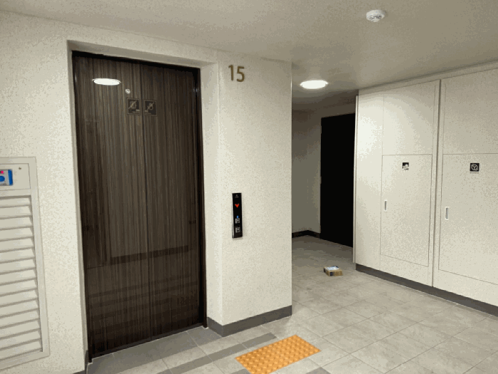 15층 현관 및 E/L