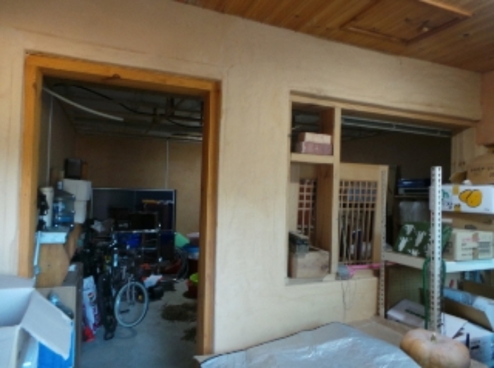 기호 5번(부속건물-단층창고)과 일체형으로 사용중인 제시외 철근콘크리트조 창고