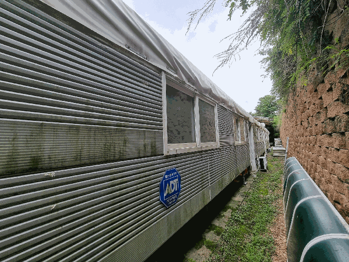 기호3 뒤쪽 이동가능한 컨테이너
(평가제외)