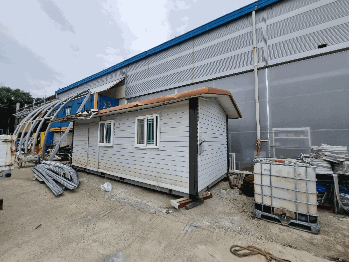 기호3 인근 이동가능한 판넬조 건물
(평가제외)