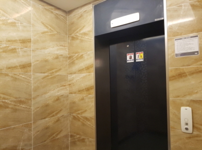 1동 엘리베이터실