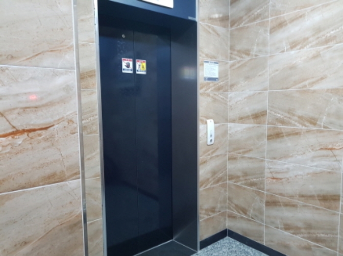 2동 엘리베이터실