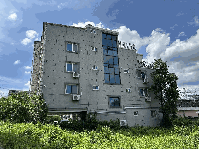 본 건 건 물 전 경