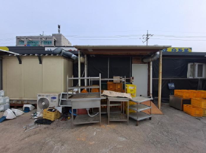 목록 2 뒤편 제시외 조립식 창고 등