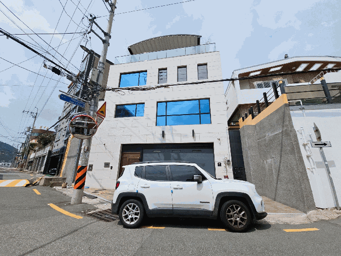 본건 옥상층소재
부합물 및 종물 ㉡