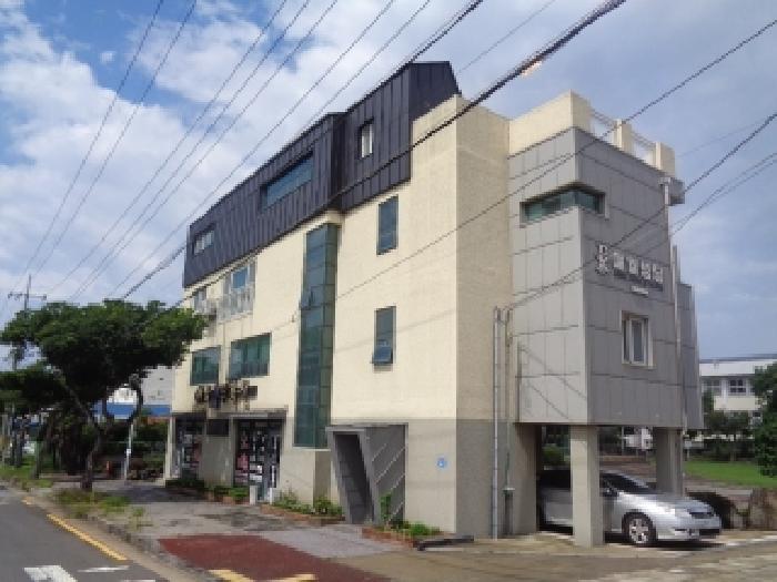 소재지 1.(애월리 428) 및 소재지 2.(애월로 161) 제시 건물 전경