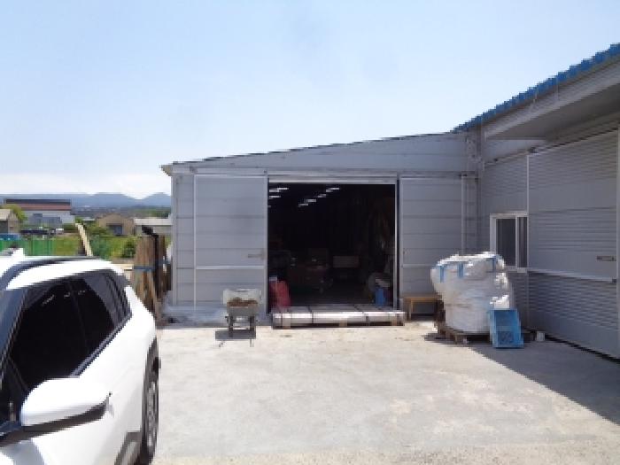 소재지 2.(엄장로 228) 제시외 건물 `ㄱ`