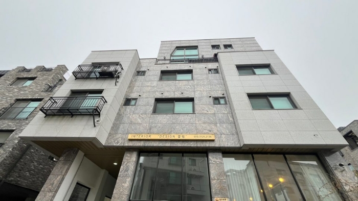 본건 건물 2-4층 전경