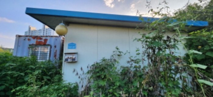 목록10 소재 제시외 조립식 판넬 주택 전경