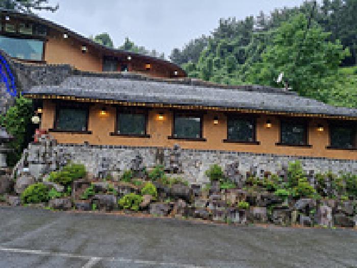 기호2 증축으로 보이는 건물