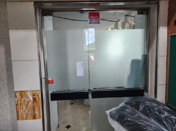 목록2. 2층 출입구