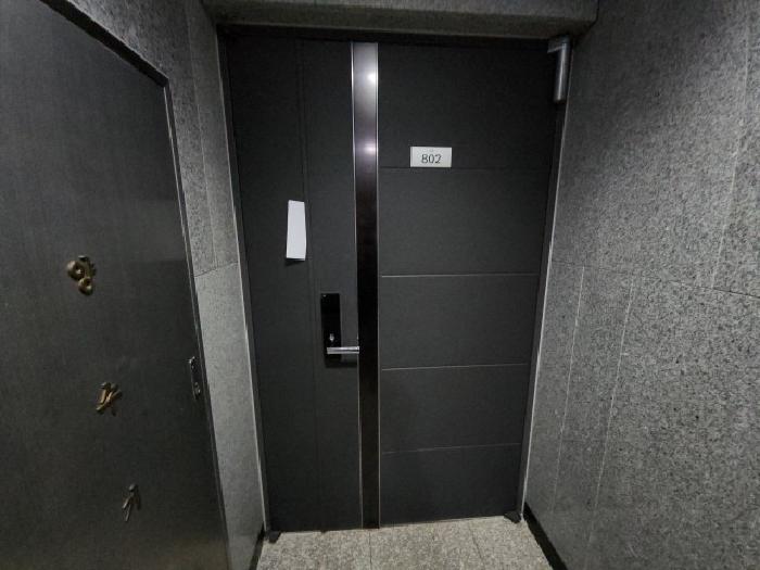 출입문 및 안내장