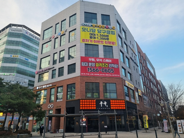 본건 남동측에서 촬영