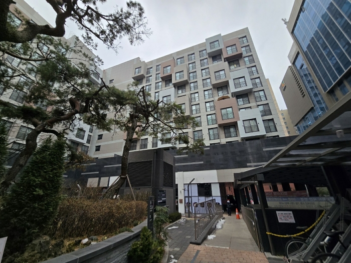 본건 동측에서 촬영