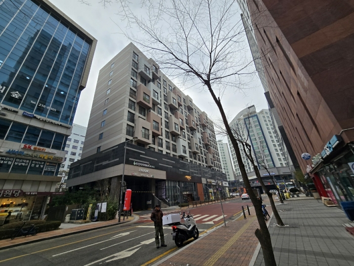 본건 북측에서 촬영