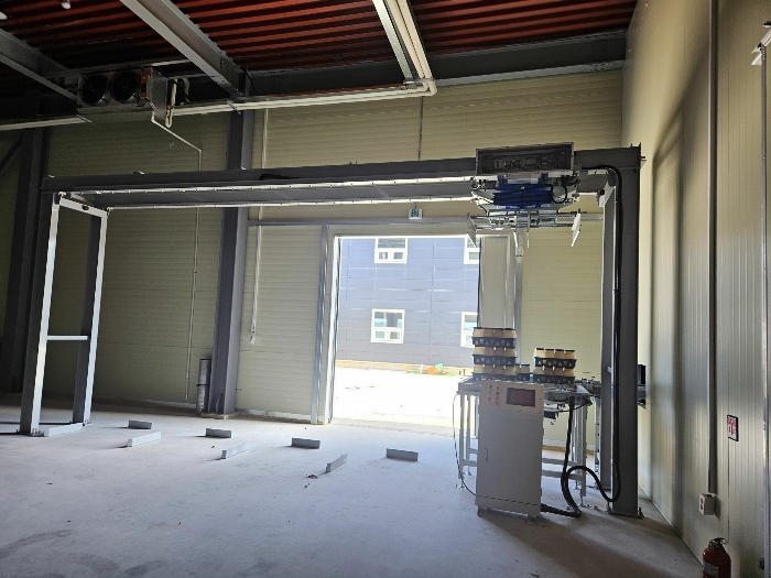 672번지 공장 내부 전경