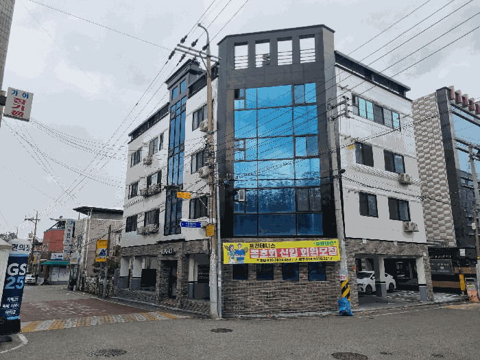 본건 전경 : 남동측에서 촬영