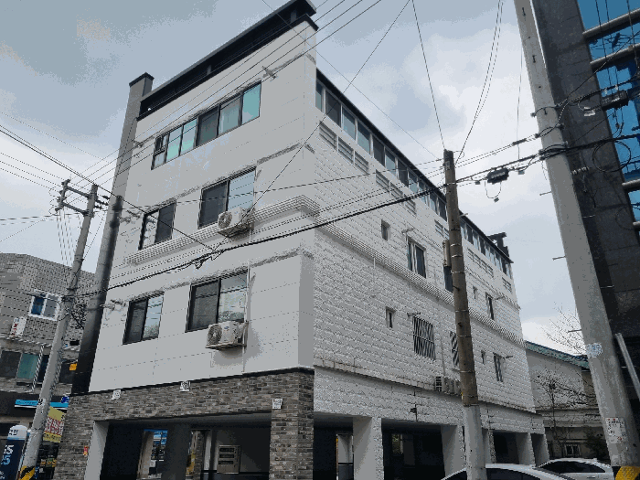 본건 전경 : 북동측에서 촬영