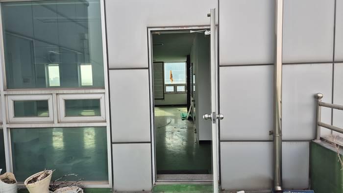 건물 우측 5층 옥상