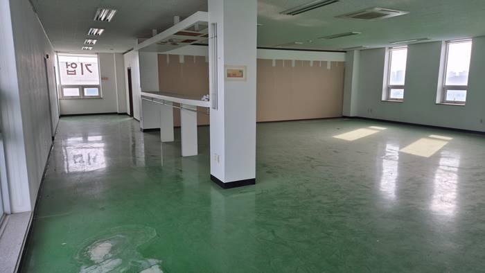 건물 우측 5층 501호