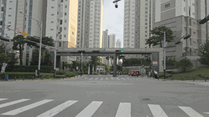 아파트단지 북측 출입구(북측 촬영)