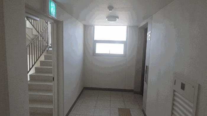 114동 16층 승강기 및 계단실