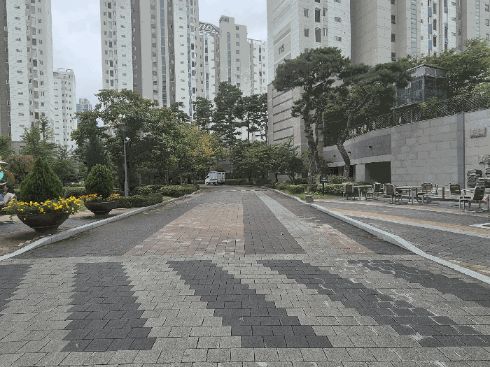 아파트 단지 내부 전경