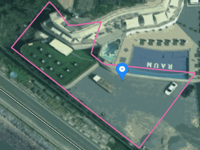 기호10 위성 사진(주차장 및 일부 석축(옹벽)시설)