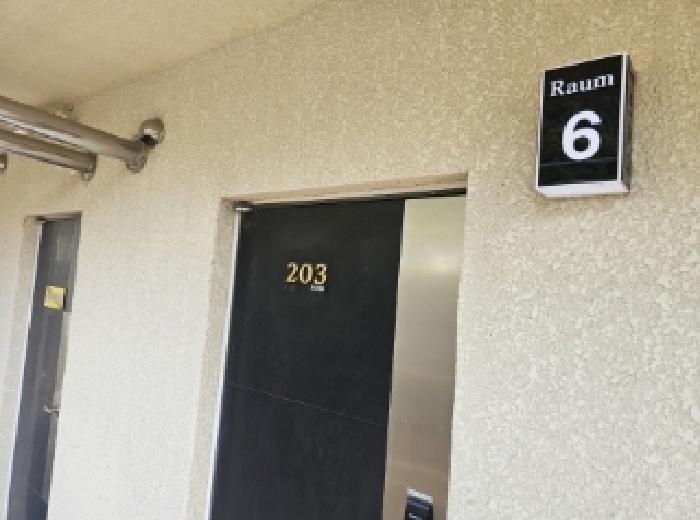 목록 6번 지상의 목록 9번 목적건물(공부상 7동,현황은 6동) 전경(203호객실)